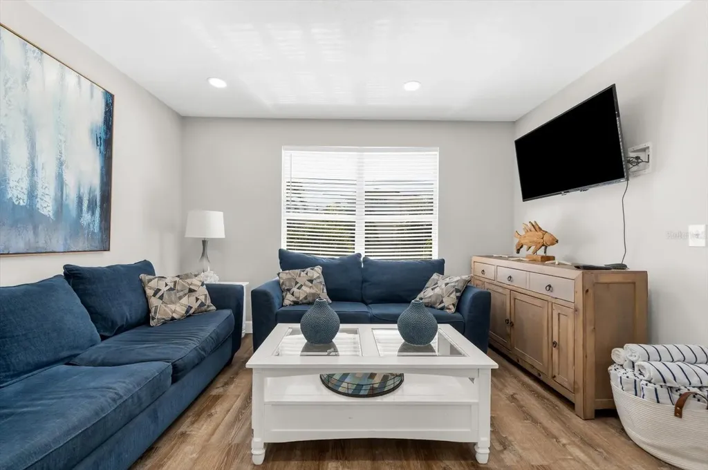 355 Calle Miramar Sarasota FL 34242