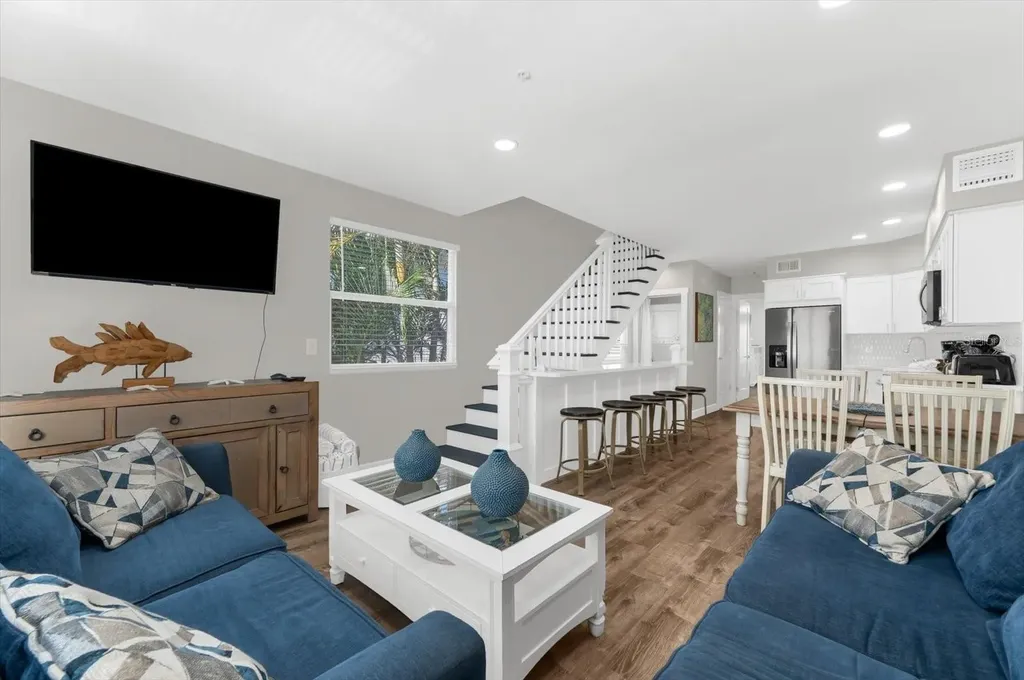 355 Calle Miramar Sarasota FL 34242