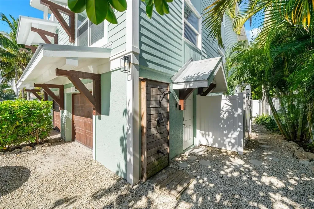 355 Calle Miramar Sarasota FL 34242