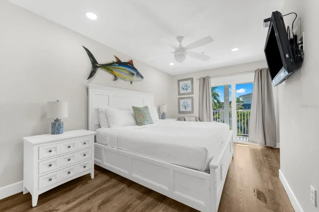 355 Calle Miramar Sarasota FL 34242