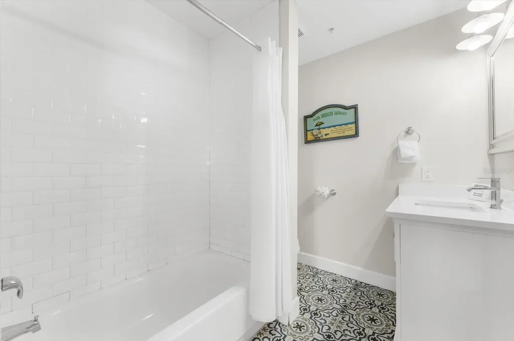 355 Calle Miramar Sarasota FL 34242