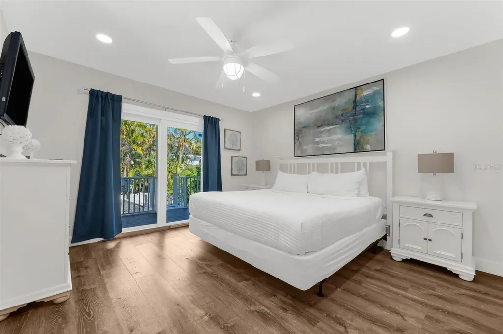 355 Calle Miramar Sarasota FL 34242