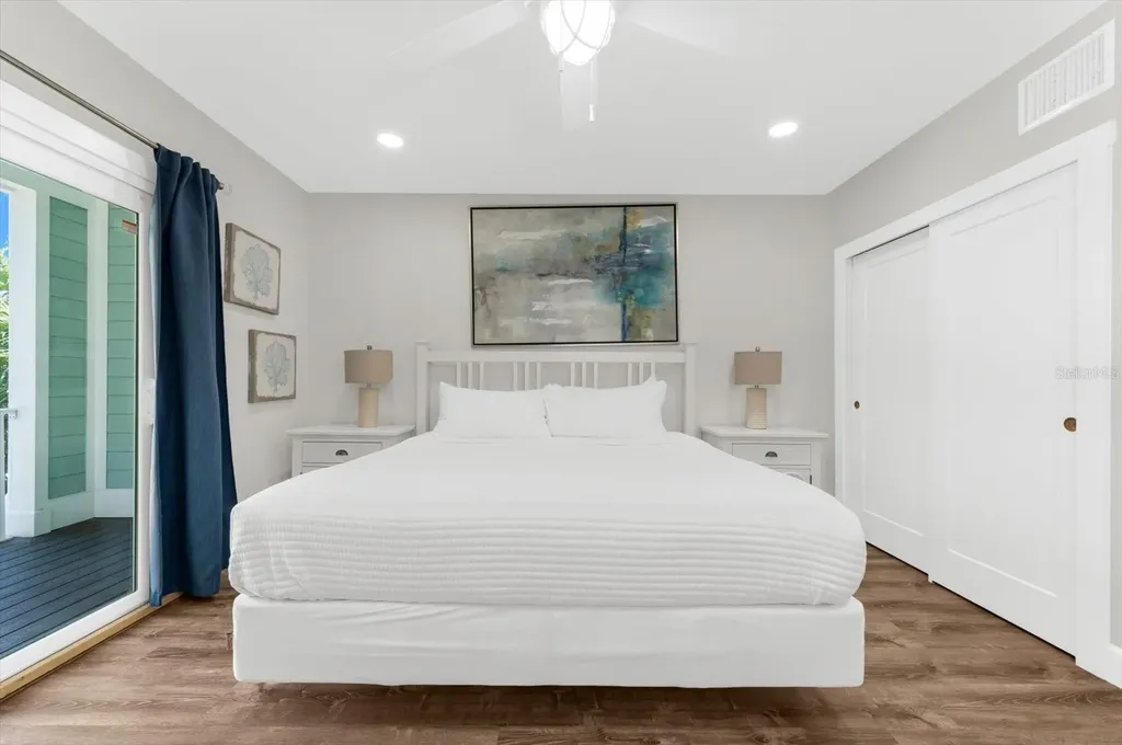 355 Calle Miramar Sarasota FL 34242