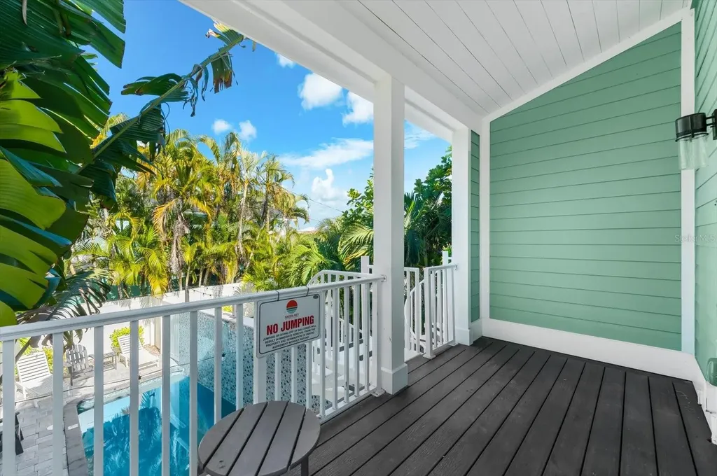 355 Calle Miramar Sarasota FL 34242