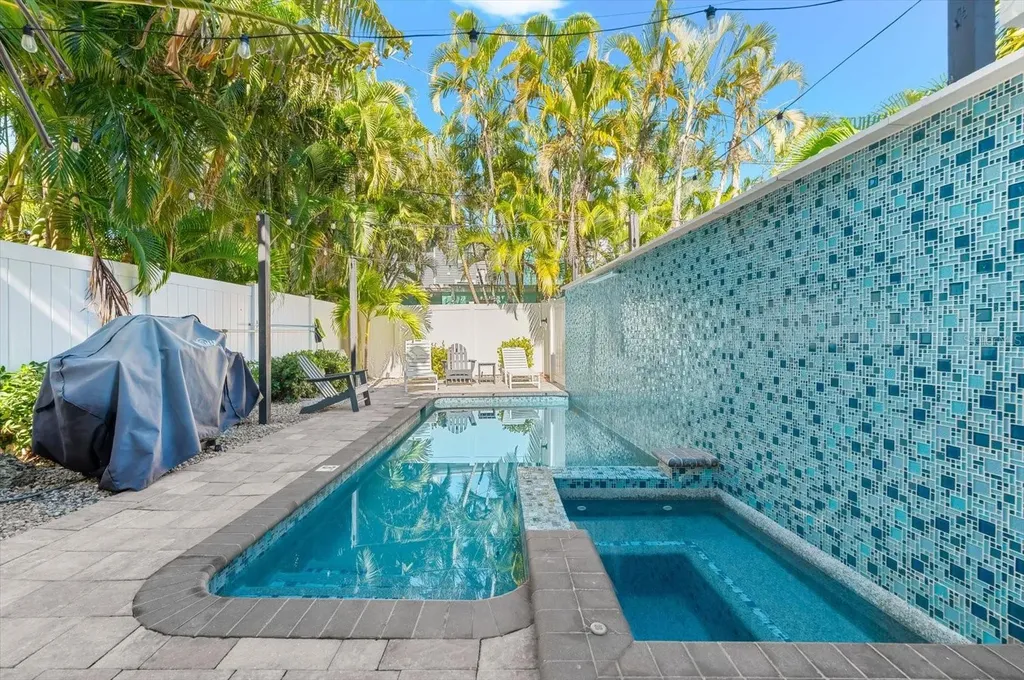 355 Calle Miramar Sarasota FL 34242