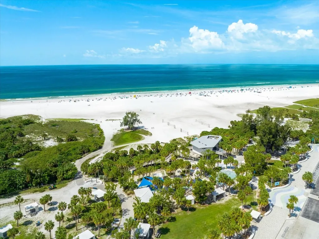 355 Calle Miramar Sarasota FL 34242