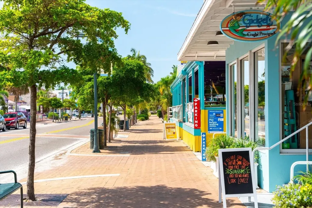 355 Calle Miramar Sarasota FL 34242
