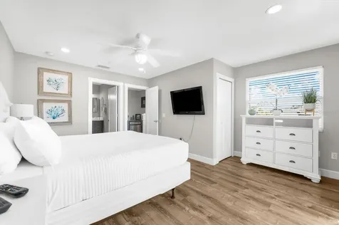 355 Calle Miramar Sarasota FL 34242