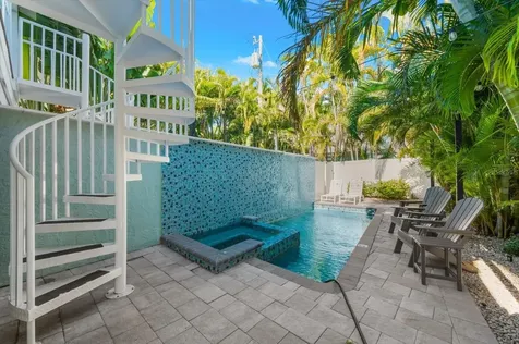 355 Calle Miramar Sarasota FL 34242