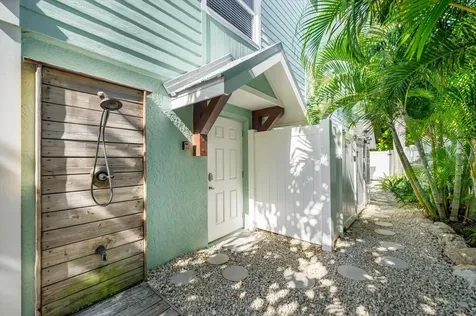 355 Calle Miramar Sarasota FL 34242