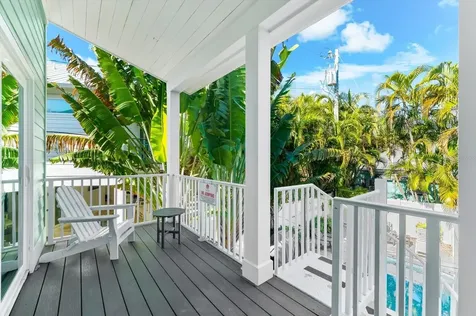 355 Calle Miramar Sarasota FL 34242