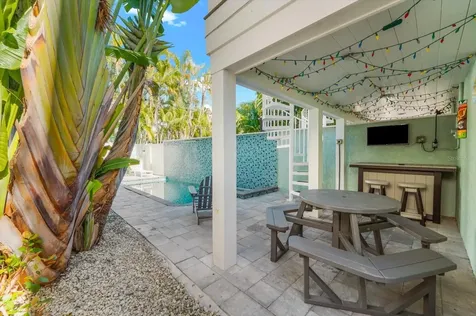 355 Calle Miramar Sarasota FL 34242