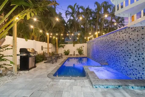355 Calle Miramar Sarasota FL 34242