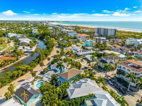 355 Calle Miramar Sarasota FL 34242