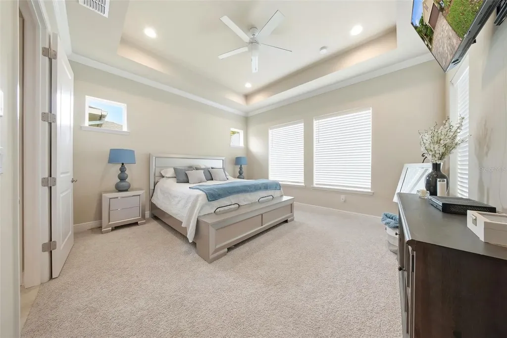 13930 Swallow Hill Drive Lithia FL 33547