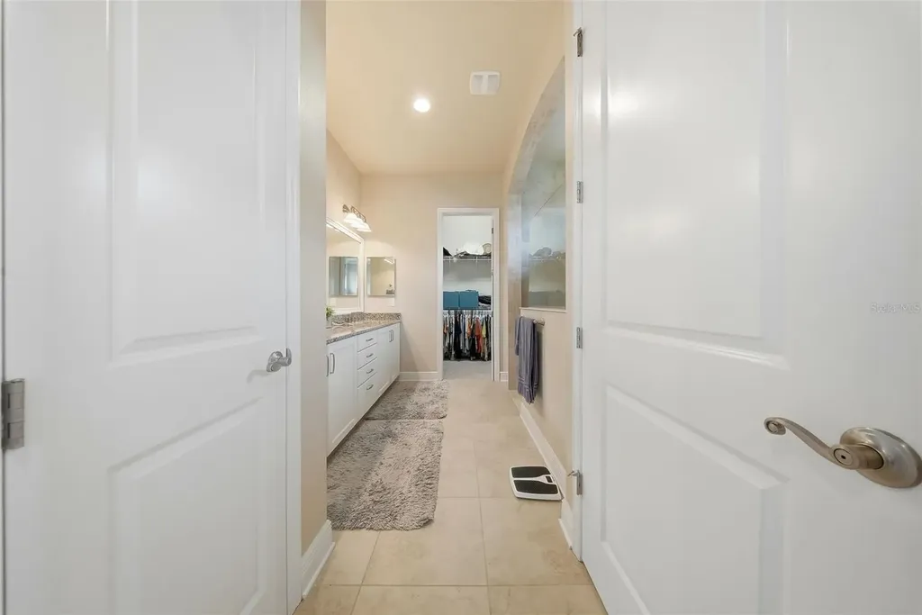 13930 Swallow Hill Drive Lithia FL 33547