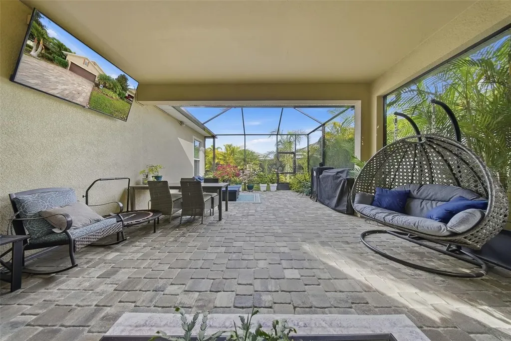 13930 Swallow Hill Drive Lithia FL 33547