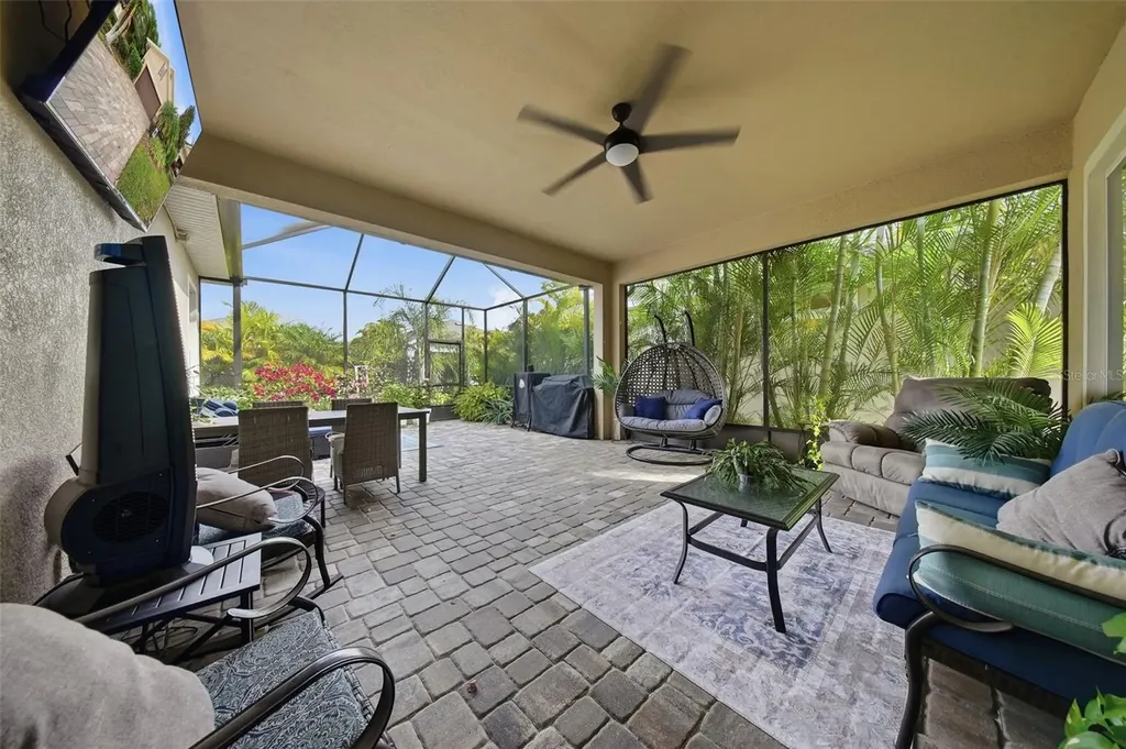13930 Swallow Hill Drive Lithia FL 33547