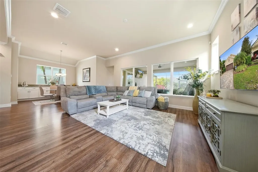 13930 Swallow Hill Drive Lithia FL 33547