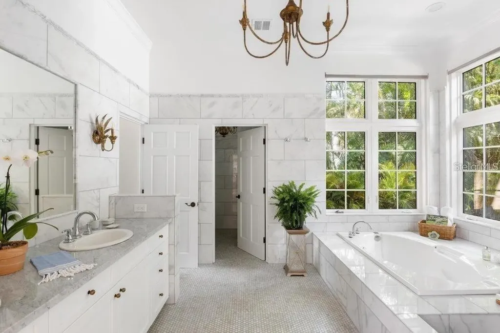4511 Bay Shore Road Sarasota FL 34234