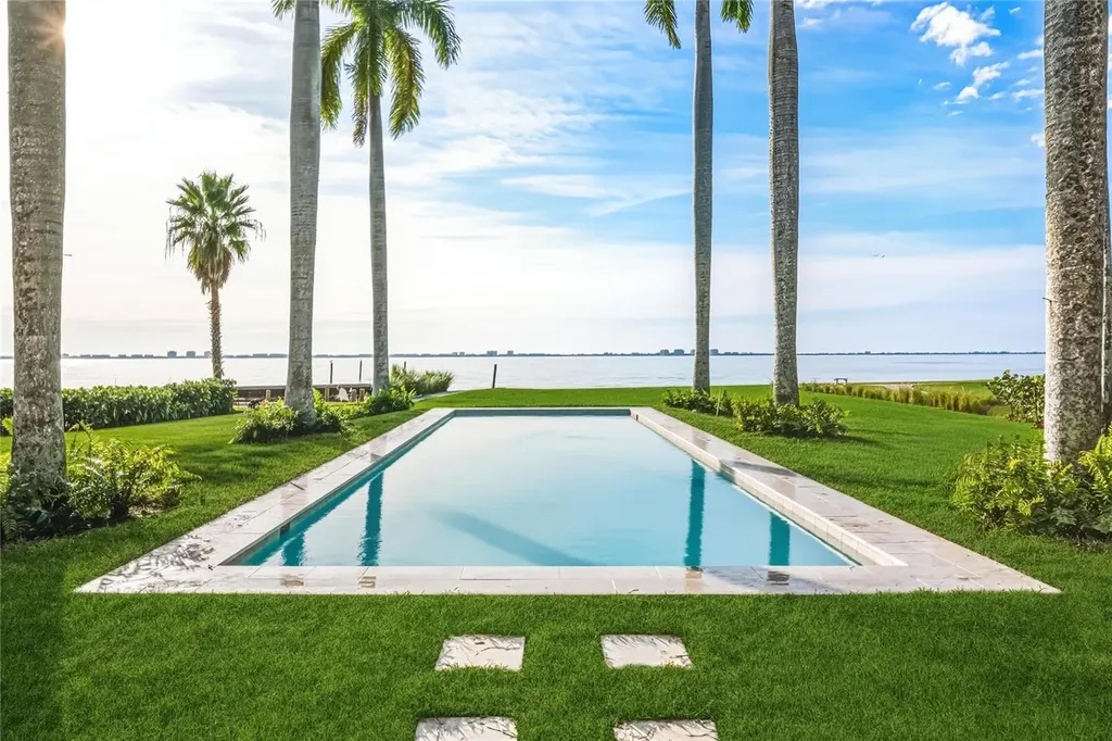 4511 Bay Shore Road Sarasota FL 34234