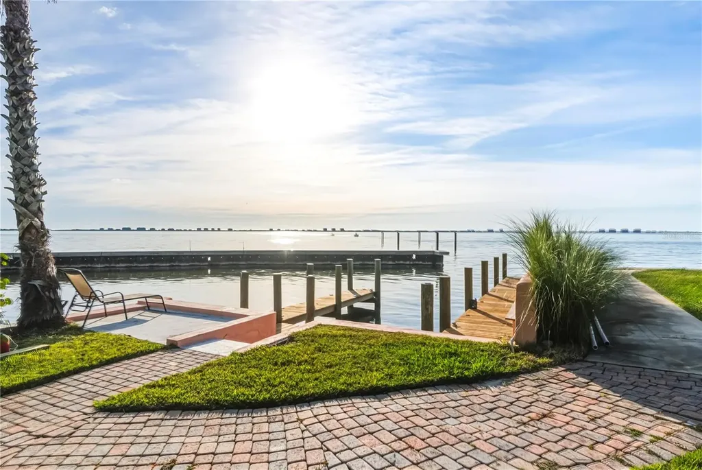 4511 Bay Shore Road Sarasota FL 34234