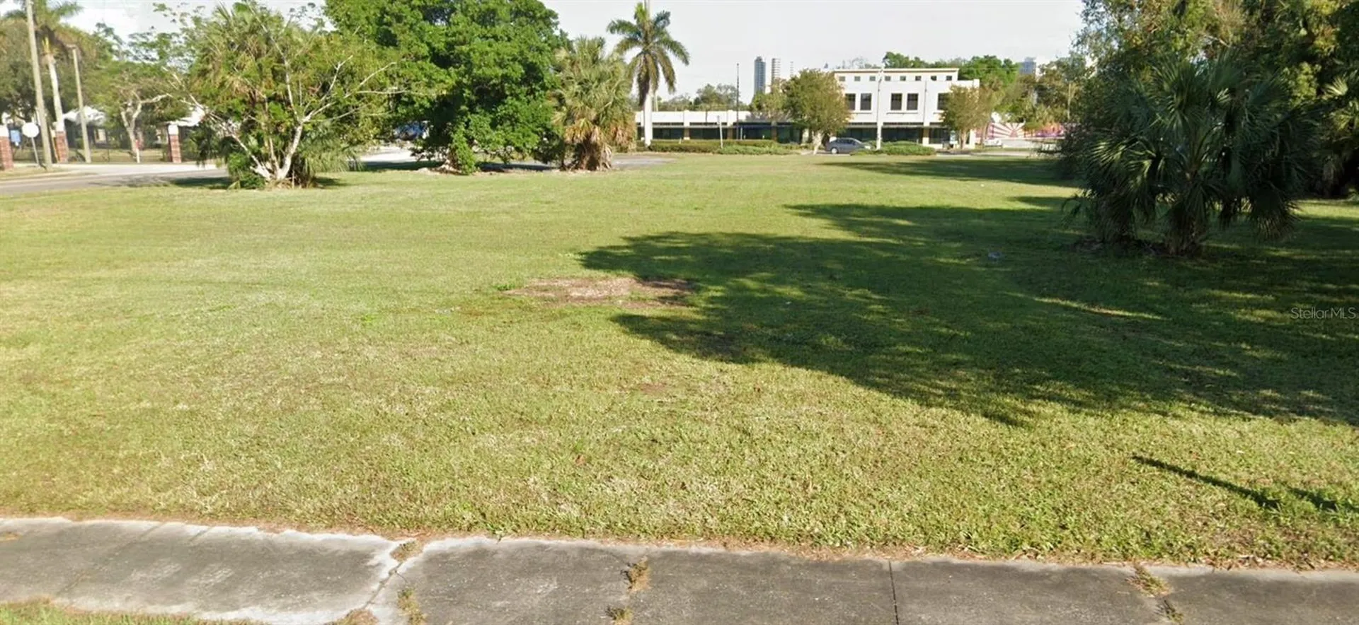 2717 Pastor James A Bing Way Fort Myers FL 33916