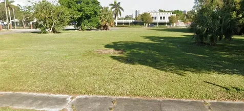 2717 Pastor James A Bing Way Fort Myers FL 33916