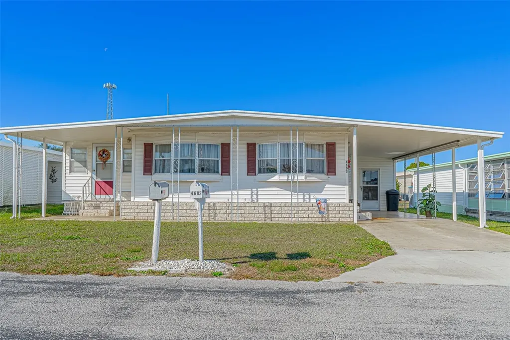 4603 Newcomb Avenue Zephyrhills FL 33541