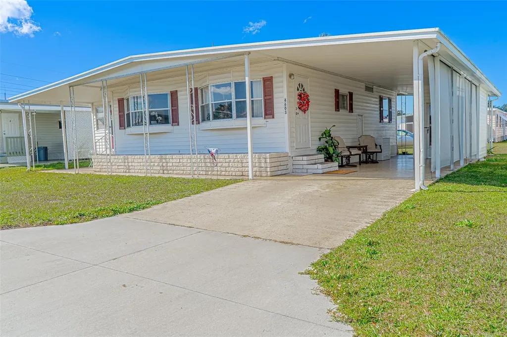4603 Newcomb Avenue Zephyrhills FL 33541