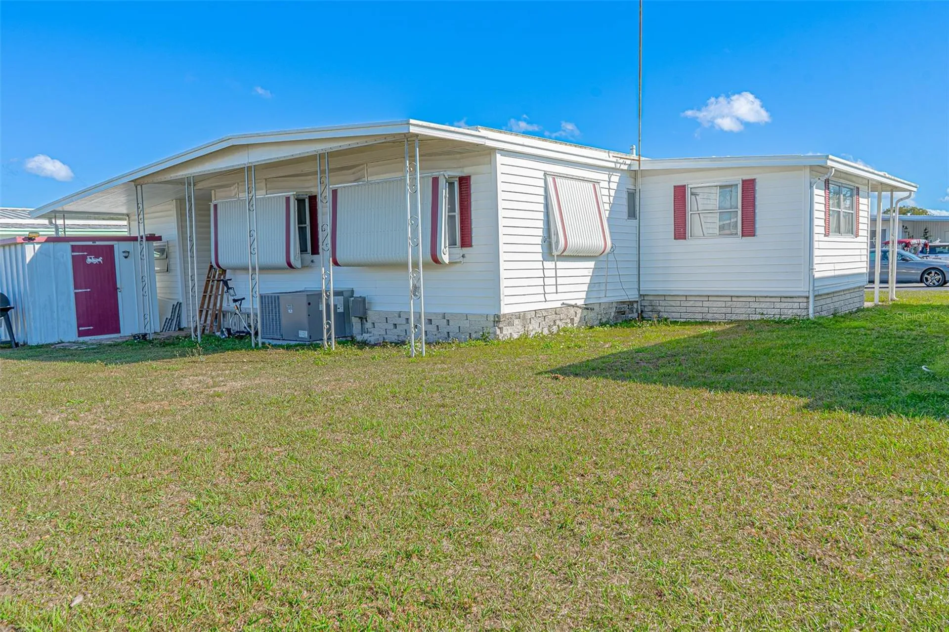 4603 Newcomb Avenue Zephyrhills FL 33541