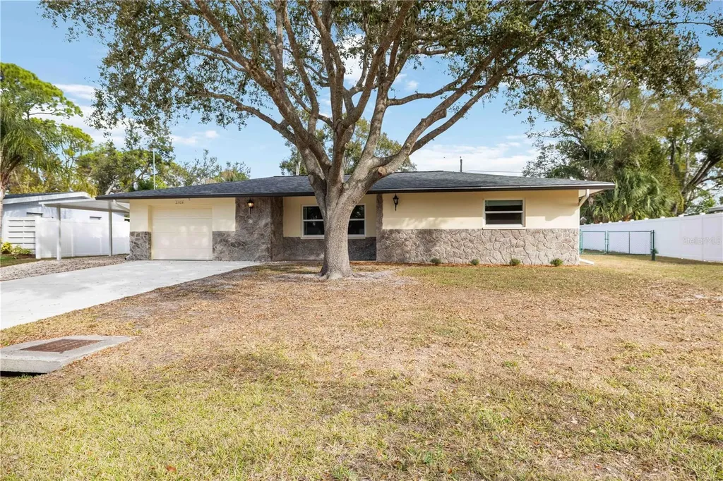 2705 Amanda Drive Sarasota FL 34232