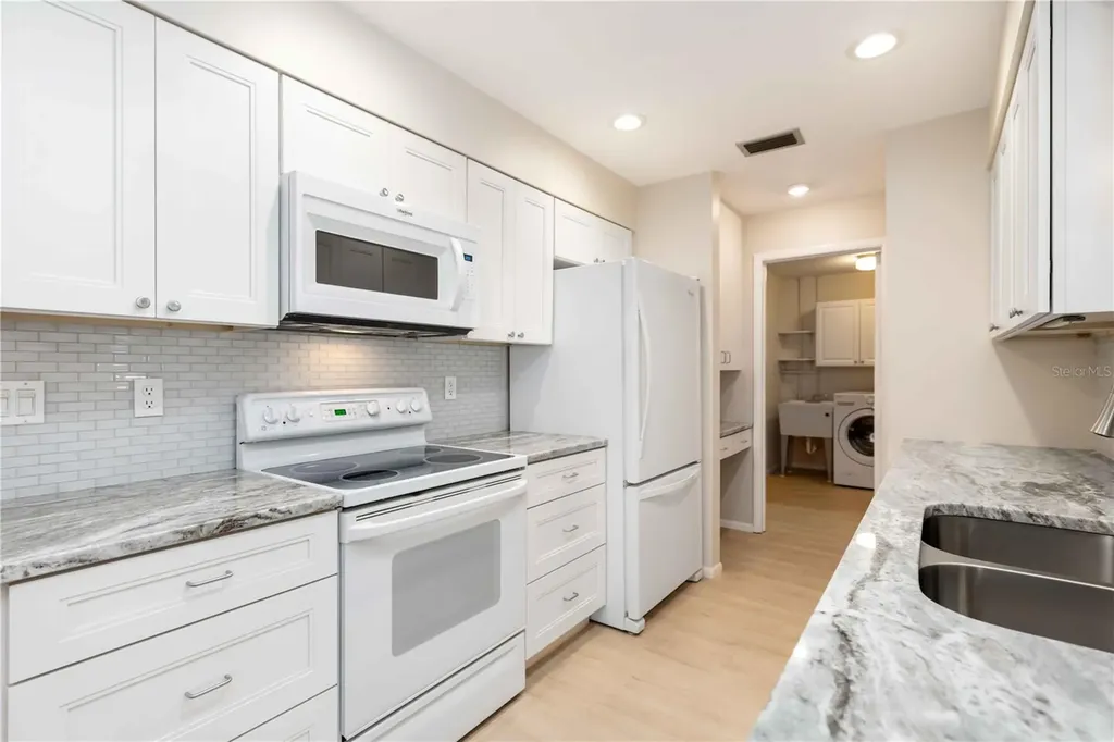 2705 Amanda Drive Sarasota FL 34232