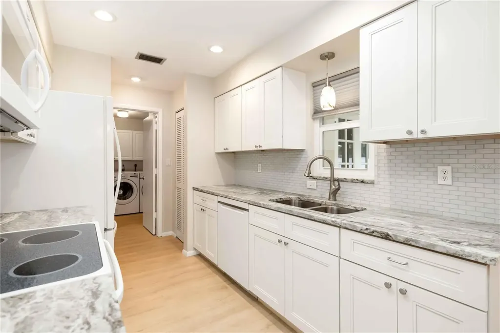 2705 Amanda Drive Sarasota FL 34232