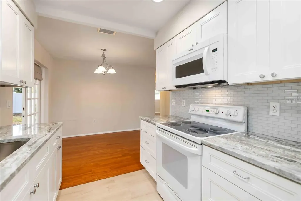 2705 Amanda Drive Sarasota FL 34232