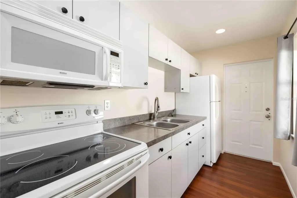 2705 Amanda Drive Sarasota FL 34232