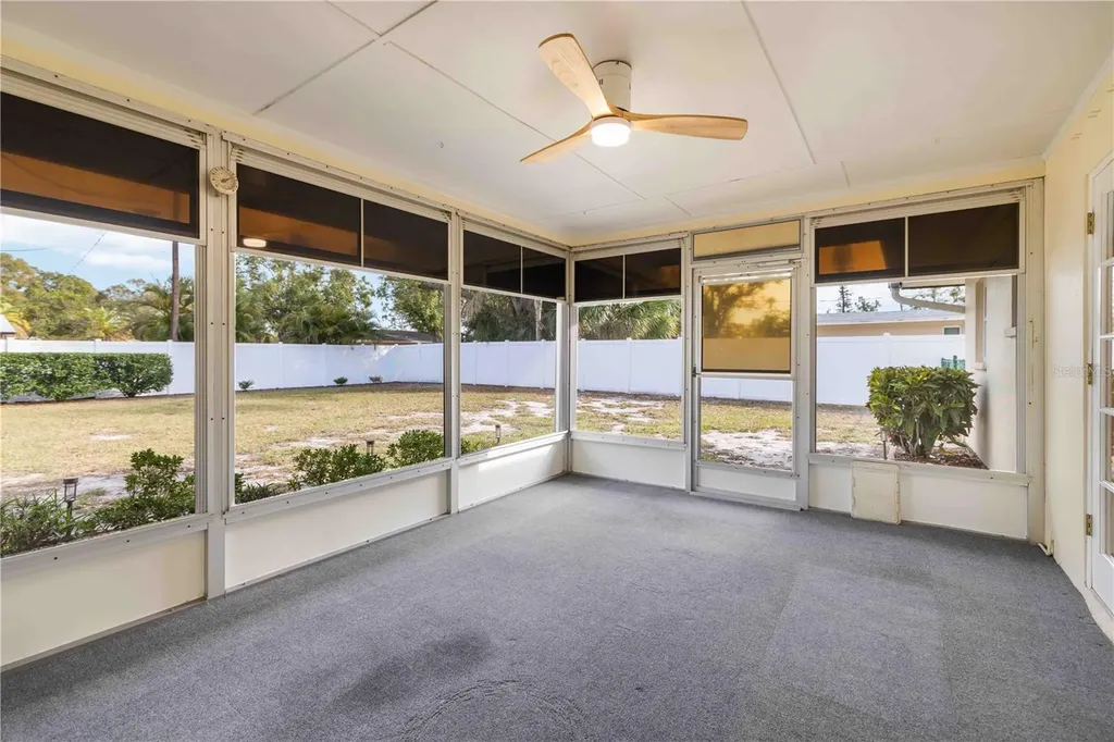 2705 Amanda Drive Sarasota FL 34232