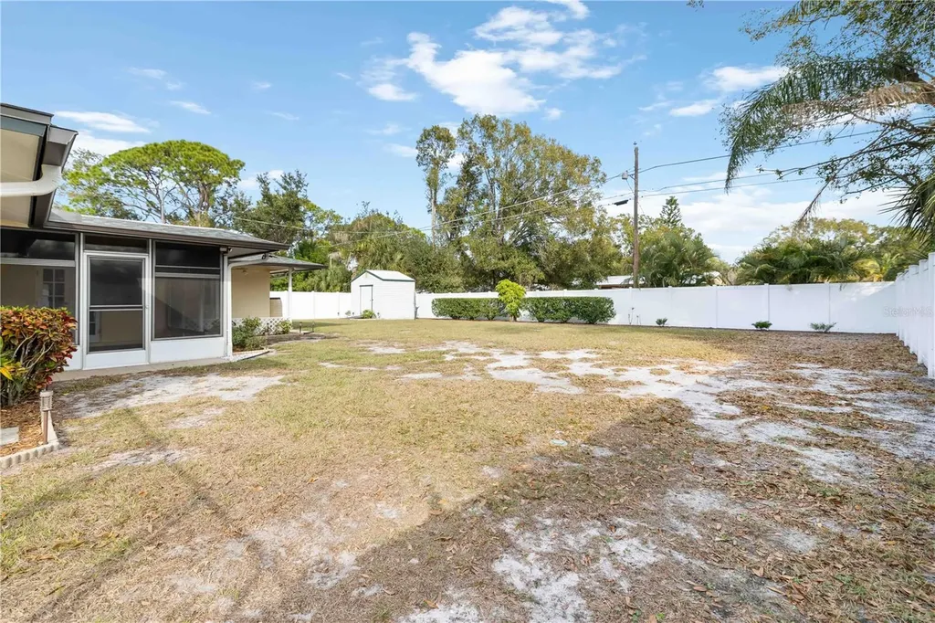 2705 Amanda Drive Sarasota FL 34232