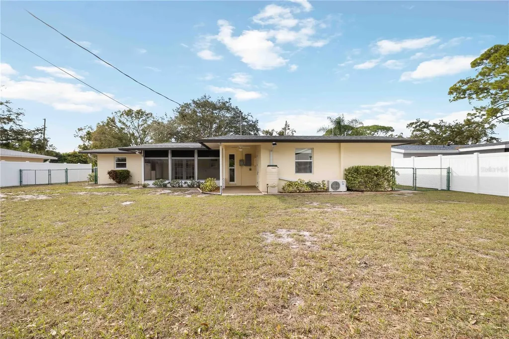 2705 Amanda Drive Sarasota FL 34232