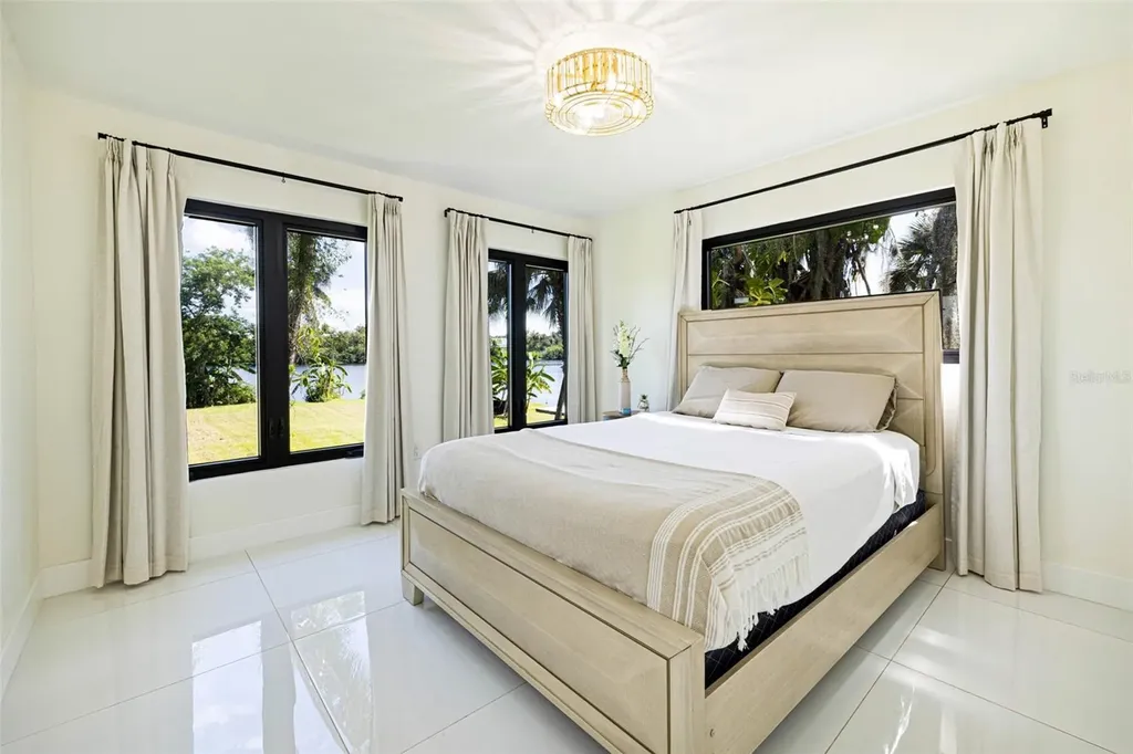 19481/483 S River Road Alva FL 33920