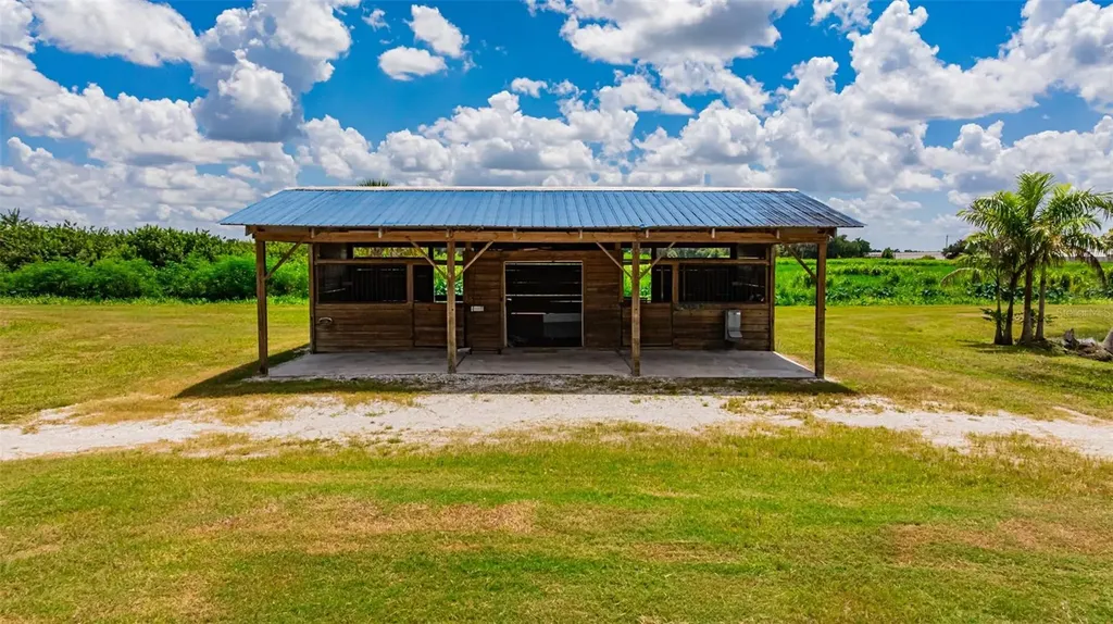 19481/483 S River Road Alva FL 33920