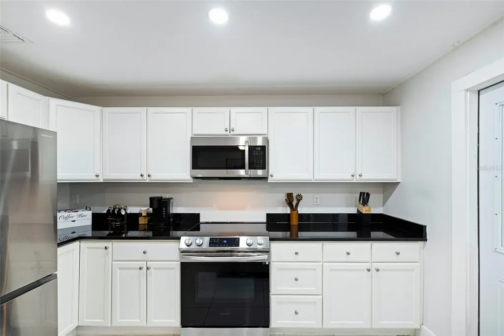 19481/483 S River Road Alva FL 33920