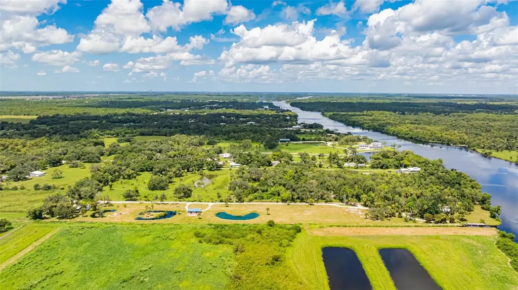 19481/483 S River Road Alva FL 33920