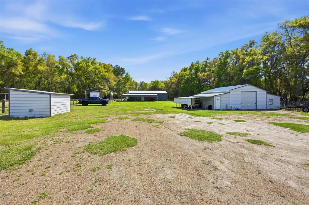 3660 W Highway 329 Reddick FL 32686