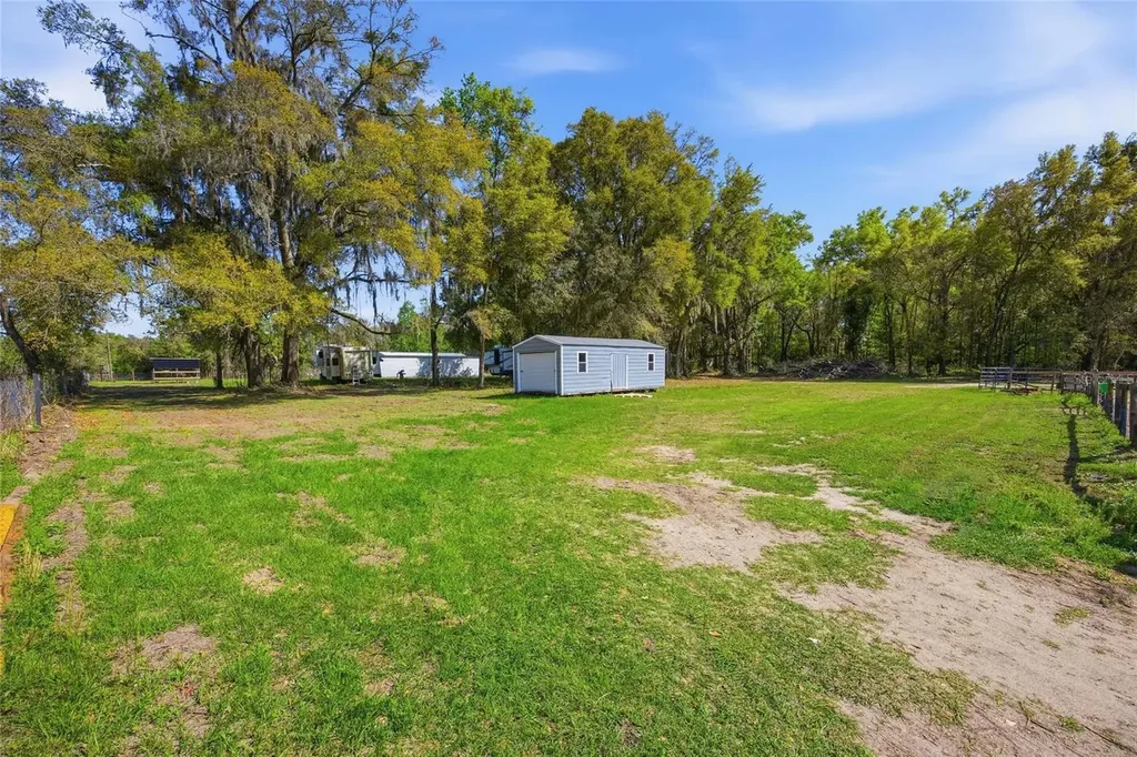 3660 W Highway 329 Reddick FL 32686