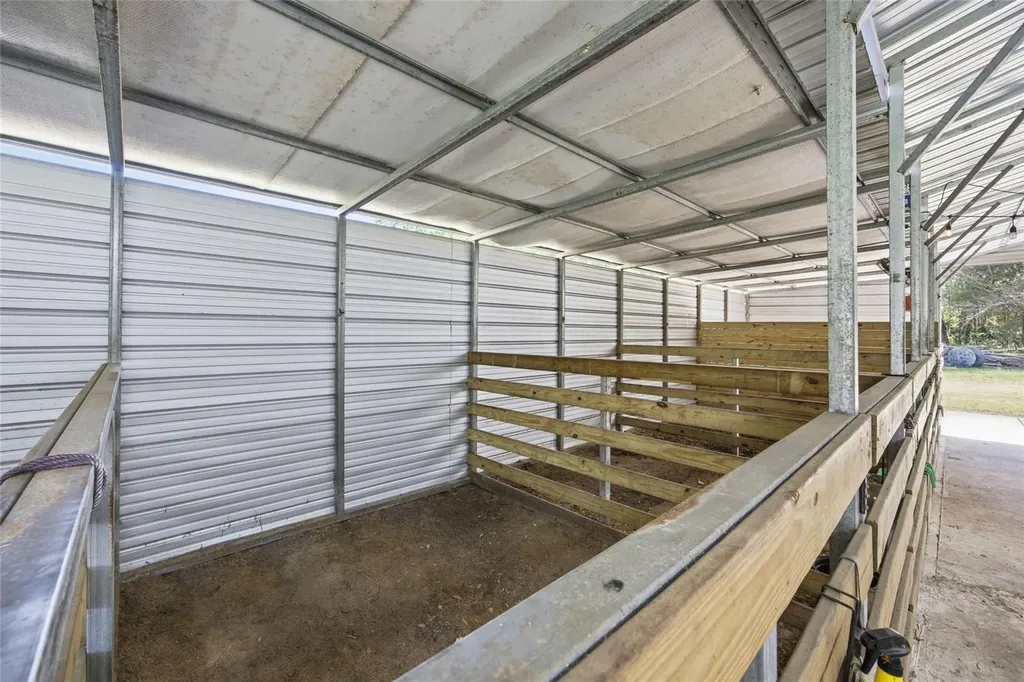 3660 W Highway 329 Reddick FL 32686