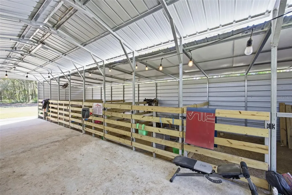 3660 W Highway 329 Reddick FL 32686