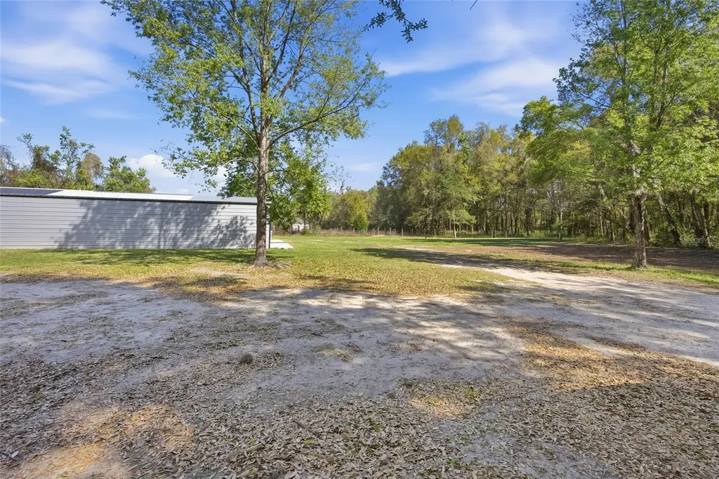 3660 W Highway 329 Reddick FL 32686