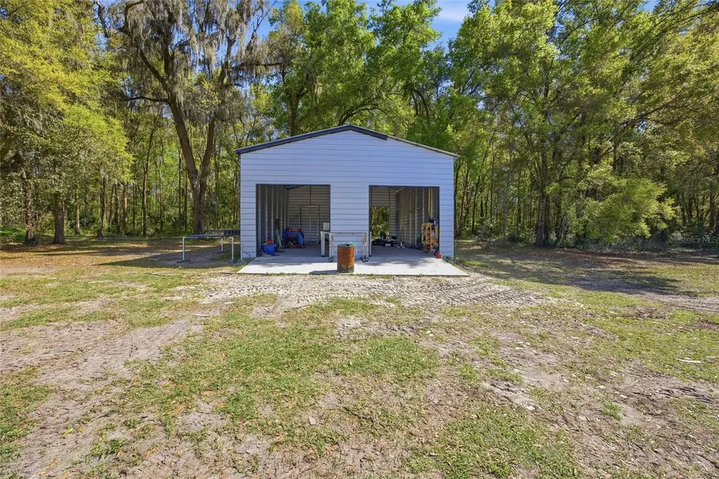 3660 W Highway 329 Reddick FL 32686