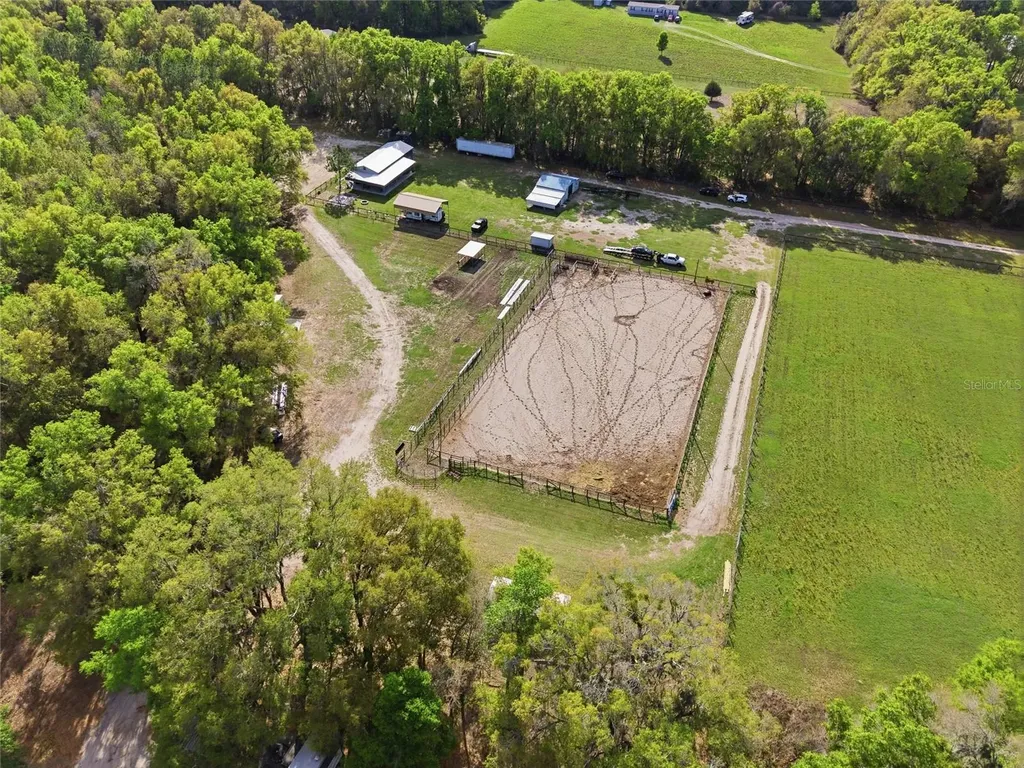 3660 W Highway 329 Reddick FL 32686